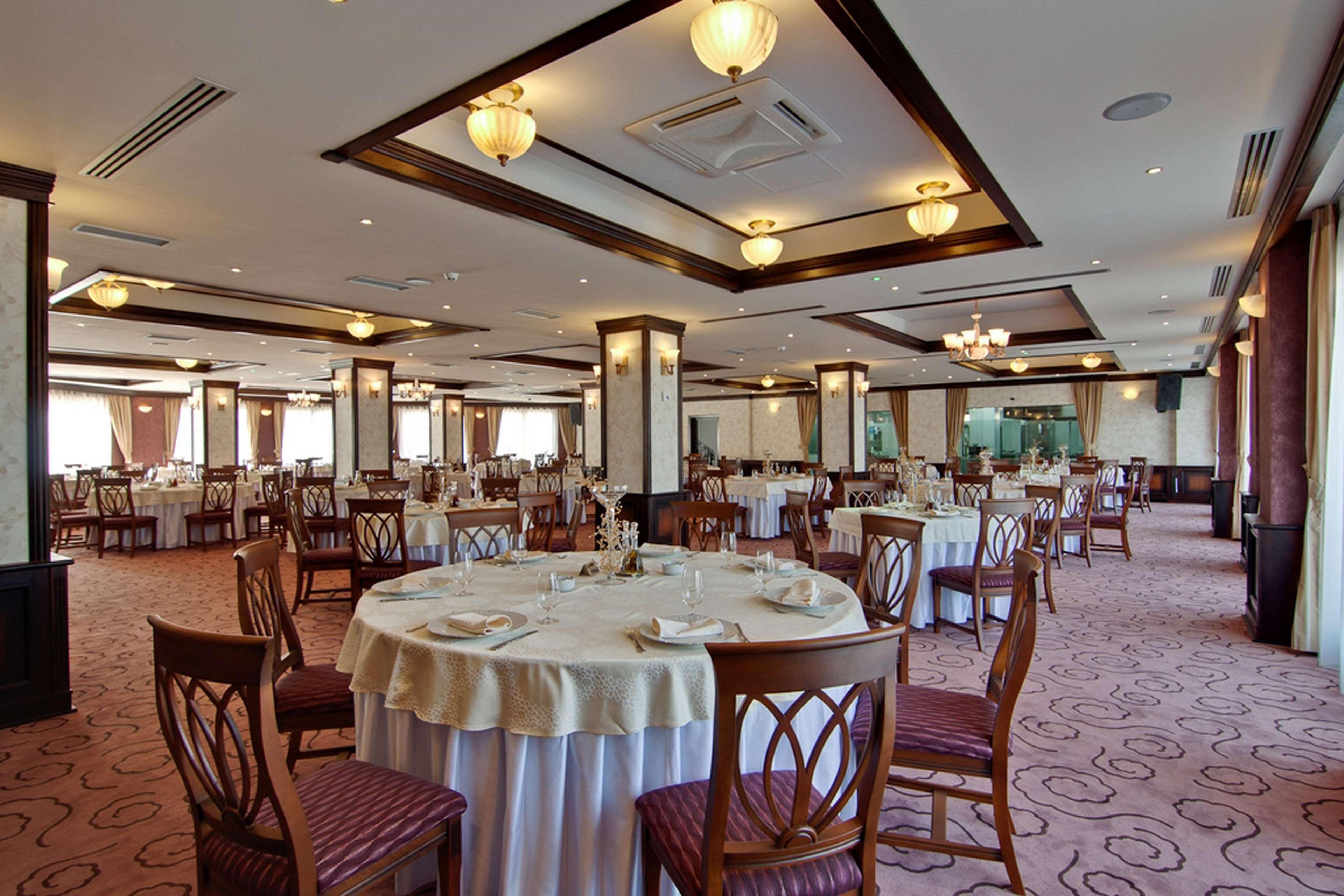 Doubletree By Hilton Hotel Sighisoara - Cavaler Exteriör bild