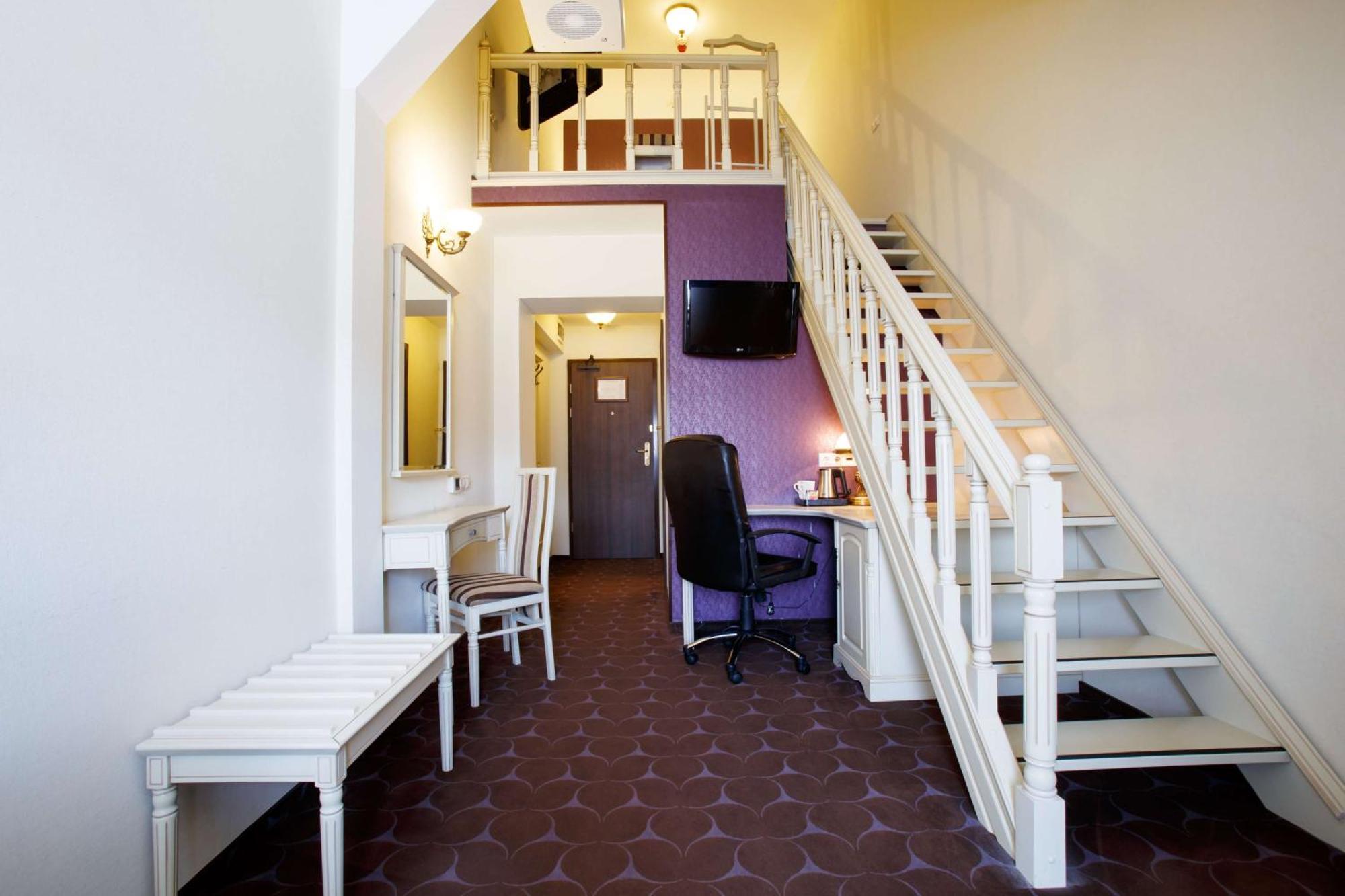 Doubletree By Hilton Hotel Sighisoara - Cavaler Exteriör bild