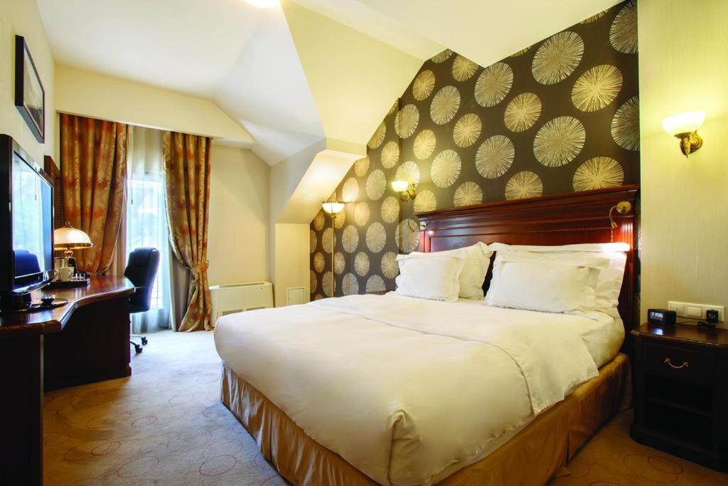 Doubletree By Hilton Hotel Sighisoara - Cavaler Exteriör bild